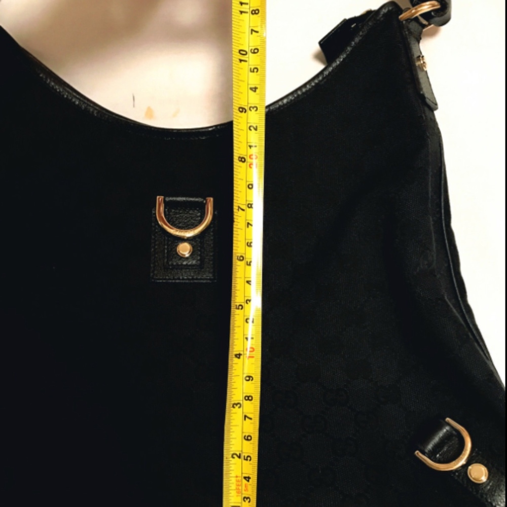 GUCCI Black Hobo Style Handbag with Gold Details - Picture 4 of 8